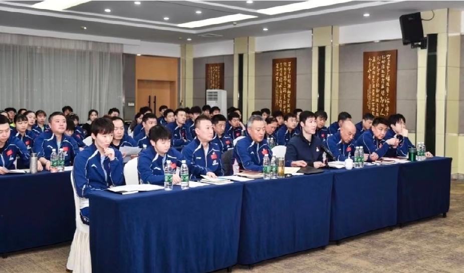 国乒开会提气！一边学两会精神，一边卧薪尝胆备战大赛国乒今天在成都开了会，这