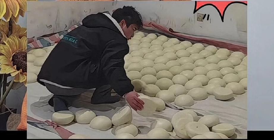 看到这个图片，谁还敢吃他家脚气馒头？知道照片是谁拍的之后，更让人惊掉眼球！这