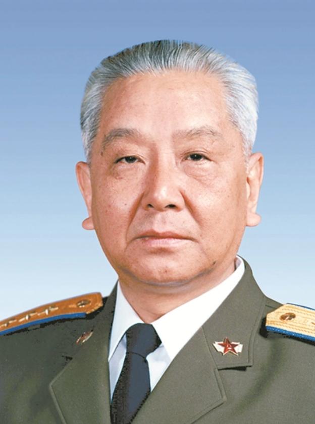 1985年百万大裁军，很多大军区领导换人，空军司令部两位主要领导也都换了。空军司