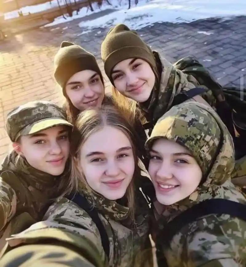 一位在乌克兰经商的华人老哥，道出一句无比现实的大实话：“如今的基辅，是好几个女人