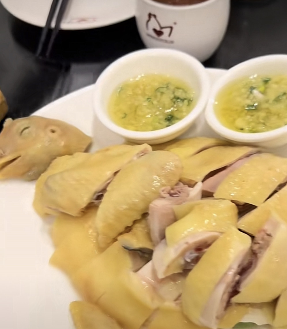 广州人都喜欢吃嫩的小鸡，而其他城市都喜欢吃那种老到咬不动的走地鸡，越老...