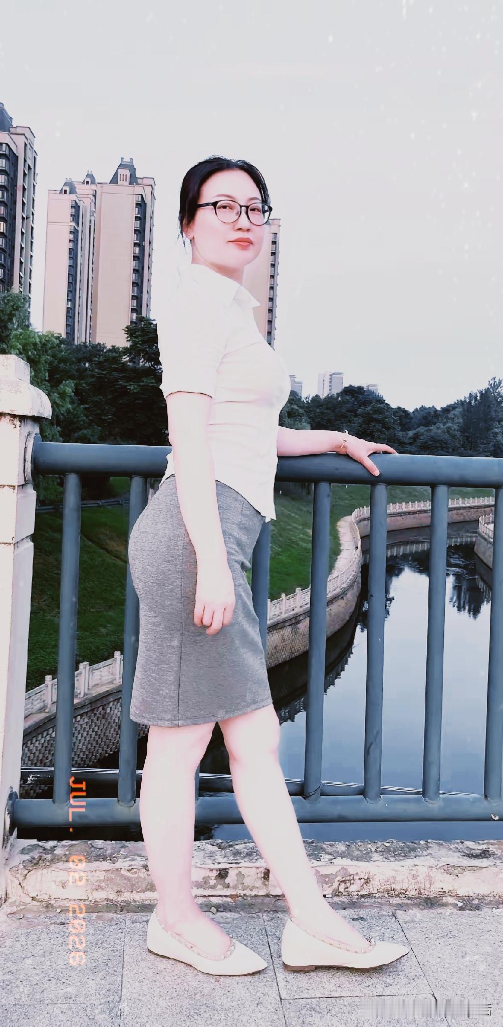 毁掉中年男人，从来不是突如其来的灾祸，而是藏在日常里三样不起眼的嗜好，慢慢拖垮整
