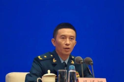 九三阅兵即将举行，可令人意外的是，国务院官宣了一个前所未有的消息，不是说装备，也