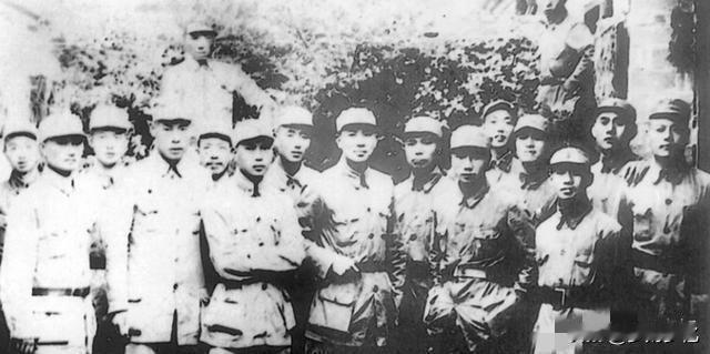 1936年带两连兵力投奔红军！他自认只配大校，1955授衔结果太惊喜！19