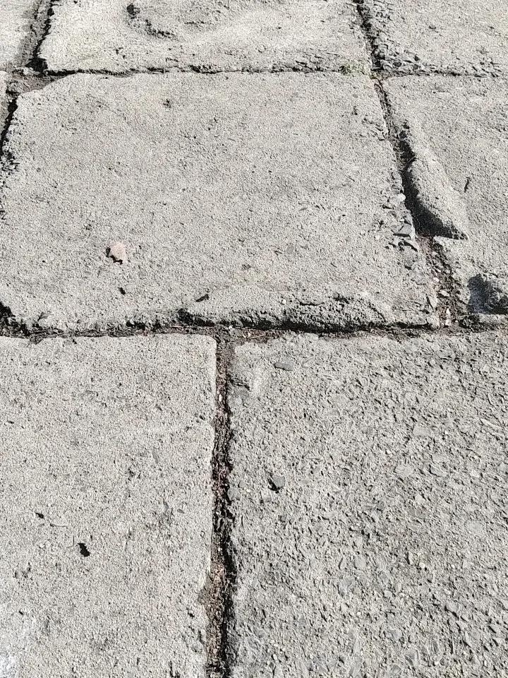 昨天心情不好，今天心情好，不知道明天心情好不好，活在当下