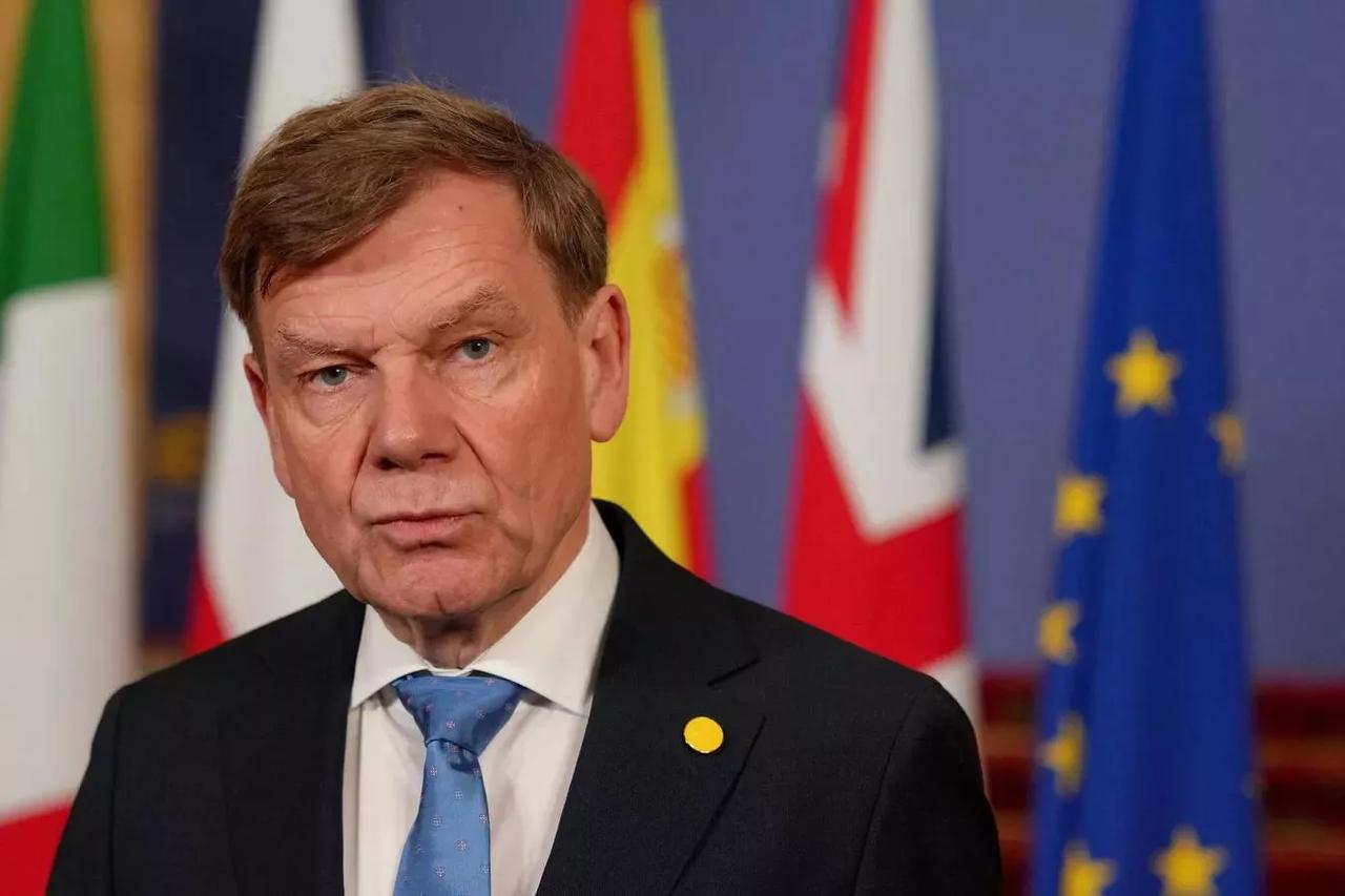 德国外长还算明智。​据路透社当地时间8日报道，德国外长瓦德富尔已启程前往中国