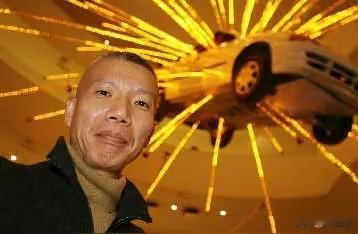 蔡国强上次在中国喜马拉雅放烟花毫发无损,这次更是越战越勇,把烟花放到国外去了这