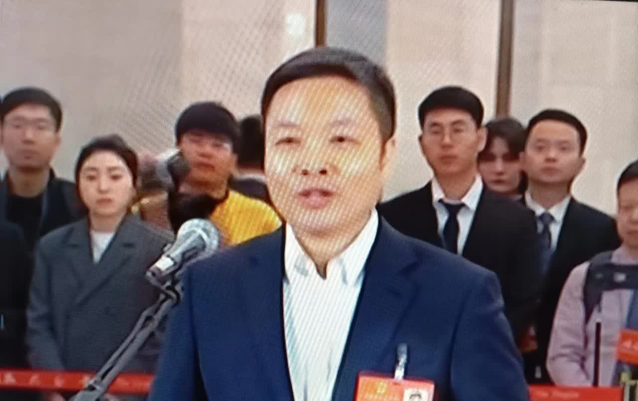 广东官宣成为中国第一汽车大省广东卫视《广东新闻联播》报道，北京两会记者通道，