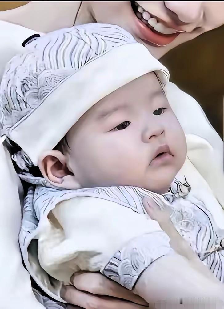 汪家的二公子，小汪宝的大名，汪吉辰，一锤定音！这个名字，起得好美妙啊！寓意非
