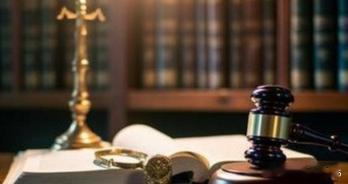 广州家人刑拘后手机被警察扣了聊天记录会成证据吗？家属亲历家里人前天被带走，第二天民警来收手机，我第一