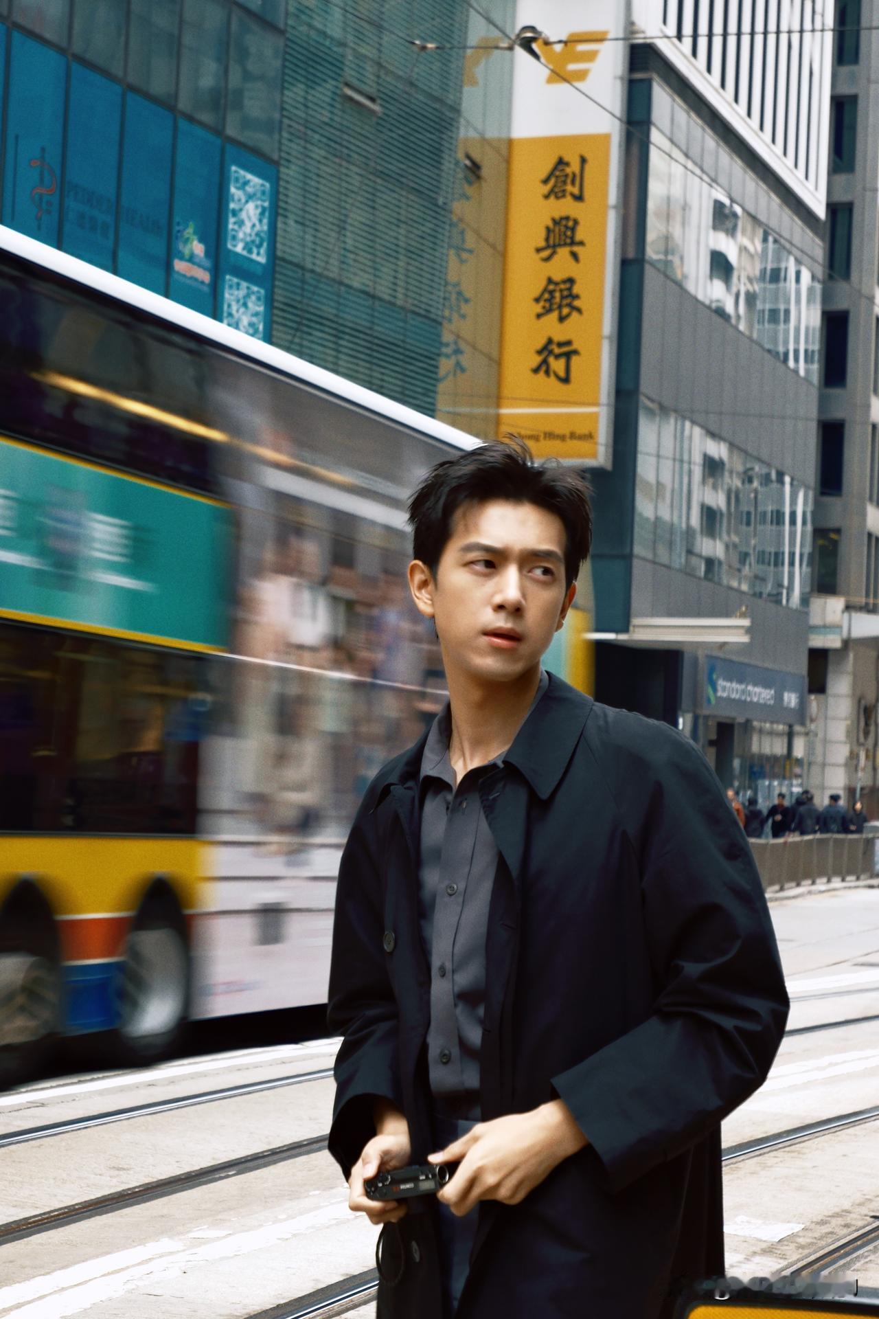 一秒认出……​​​，这样的状态也太自然松弛了。