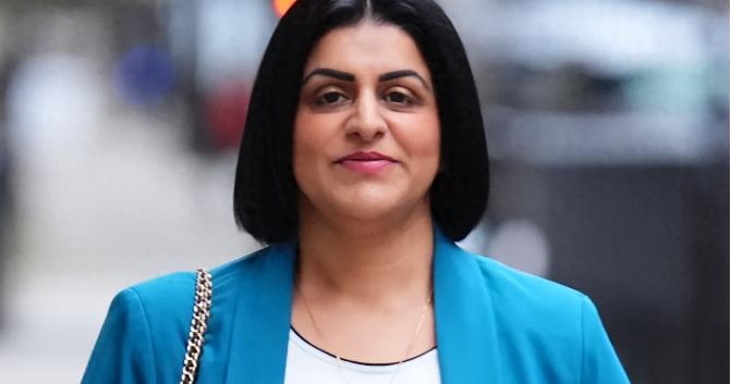 英国这波操作直接把人看傻了，11月17号内政大臣马哈茂德一记“王炸”官宣史上最严