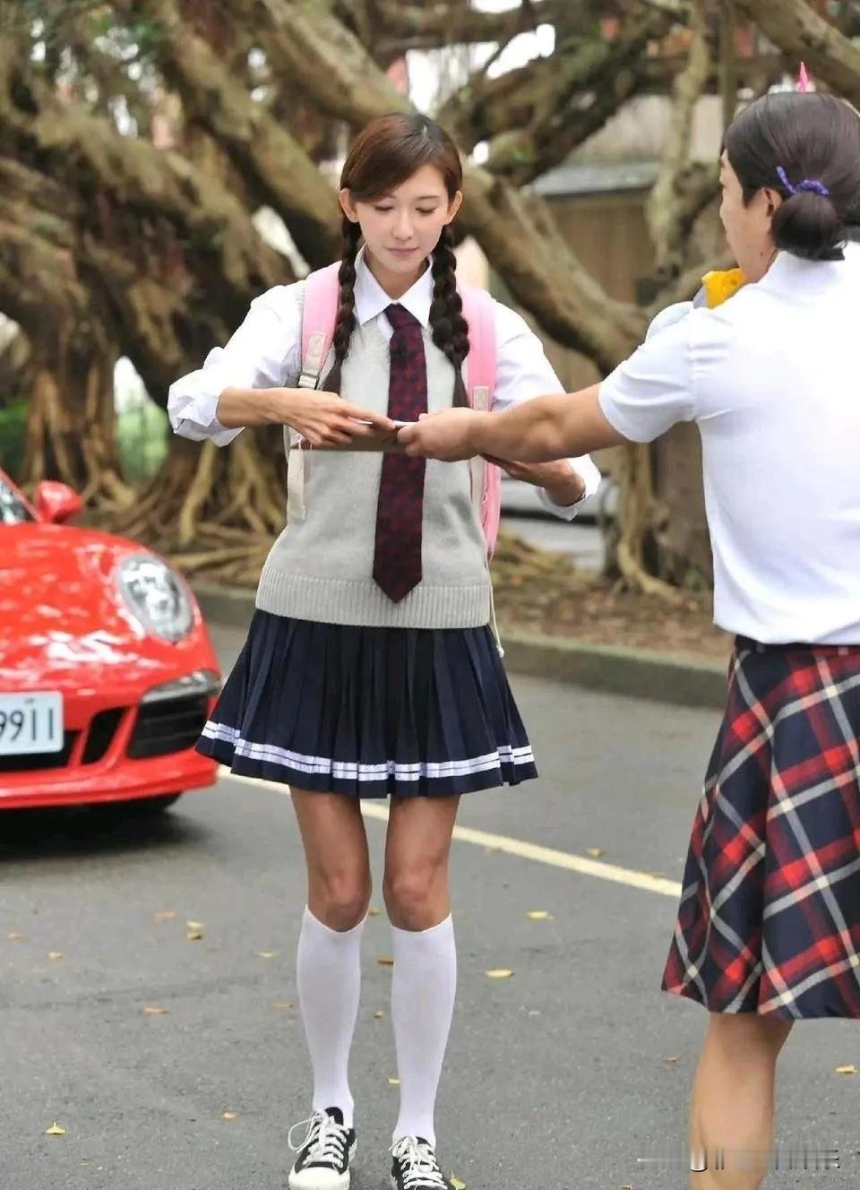 52岁林志玲演高中生太辣眼，她是哪里来的自信，大妈年纪演少女，和刘晓庆有一拼。