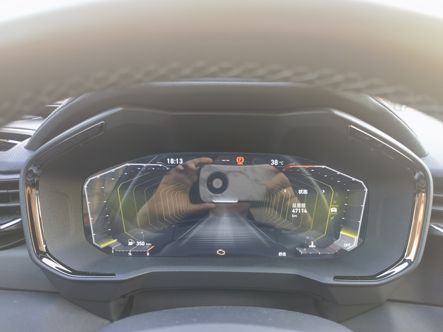 第三次发动机故障灯驾驶质感一直在线，油耗高点也就接受了，但是发动机故障灯不断，