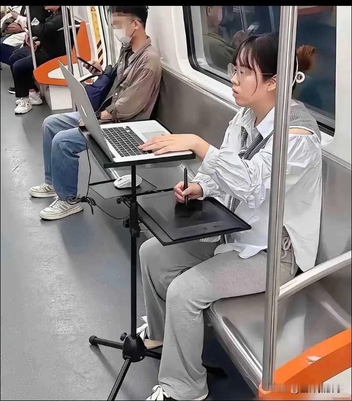 你们说这样的人，年薪大概多少