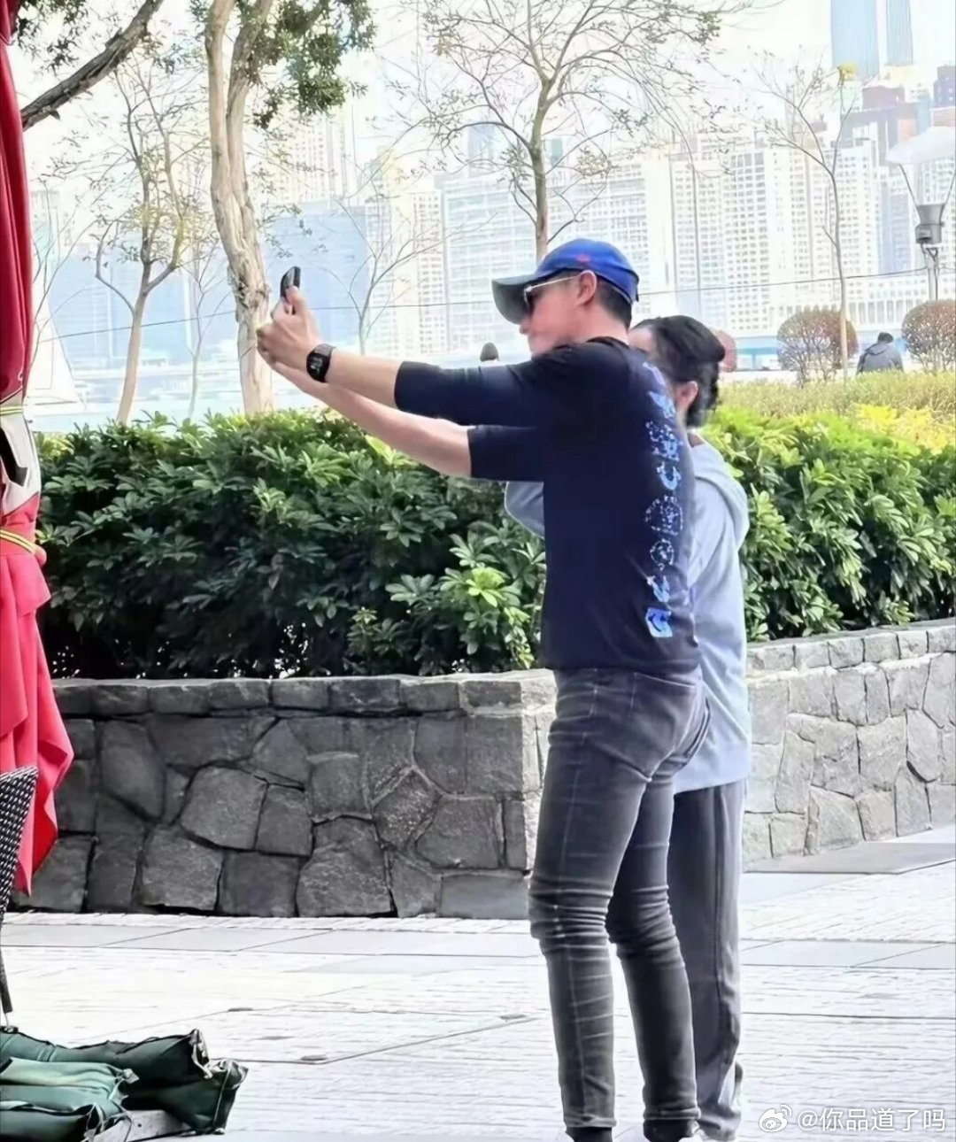 霍建华“土味穿搭”被群嘲，网友猜这是林心如冲综艺的流量瓜？谁能想到啊，曾经的白月