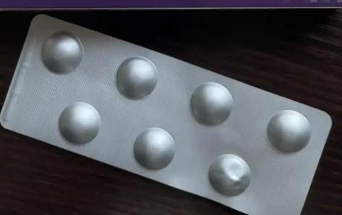 他汀类药物作为心脑血管疾病防治的基石用药，历经数十年全球临床研究验证，长期规律服