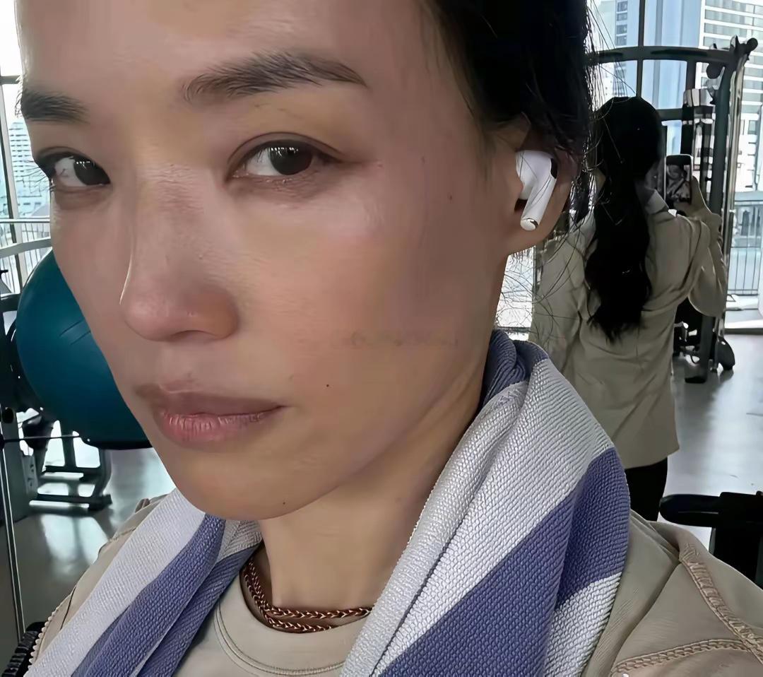 真的太佩服舒淇了，居然敢分享自己素颜的样子