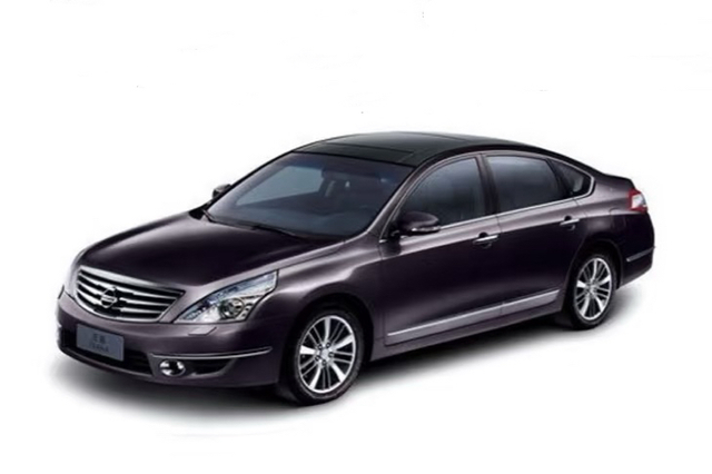 日产老天籁日常油耗一个普通工薪阶层当然在乎油耗了，老款天籁2.0自吸。通勤距离