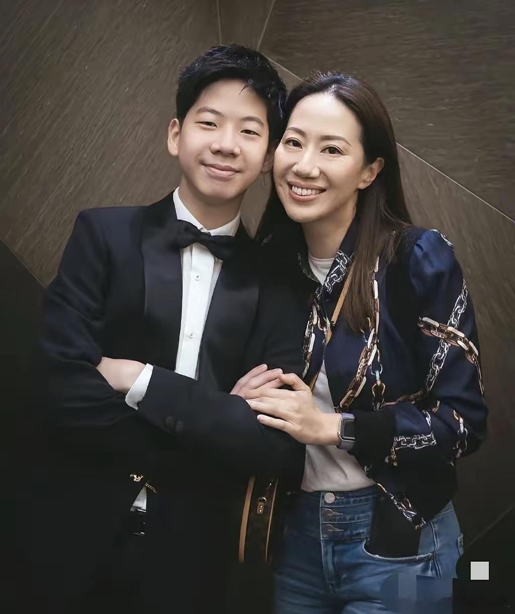 甄子丹爆料：儿子身高一米九，像韩星，在学校有很多女生追！“不继承家业，不拼爹，武
