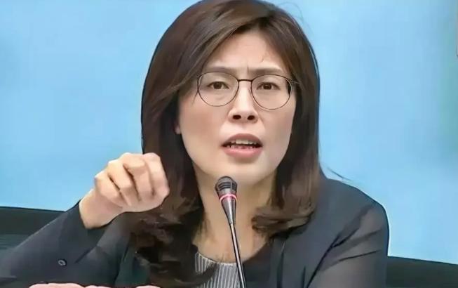 国民党主席选举结果出现！郑丽文民调以68%位居第一，郝龙斌则仅仅获得6%，处于垫