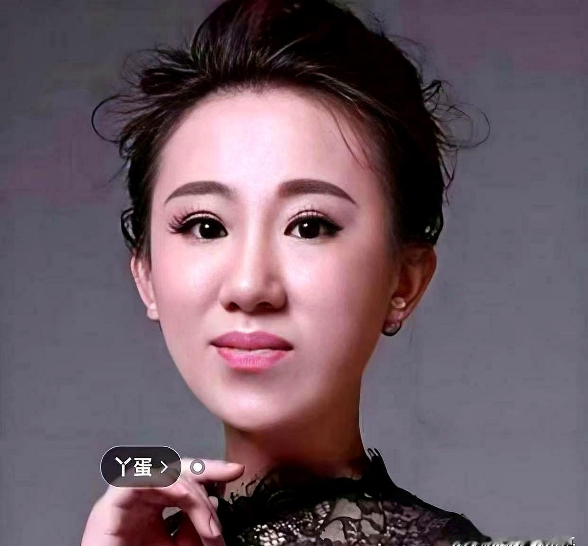 丫蛋，原名吕品，36岁，已婚育三孩，具体如下：第一任丈夫王金龙，2009年结婚，