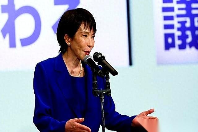 日本把射程1000公里的导弹和美国的战斧，直接拍在了桌面上。一个被和平宪法死死
