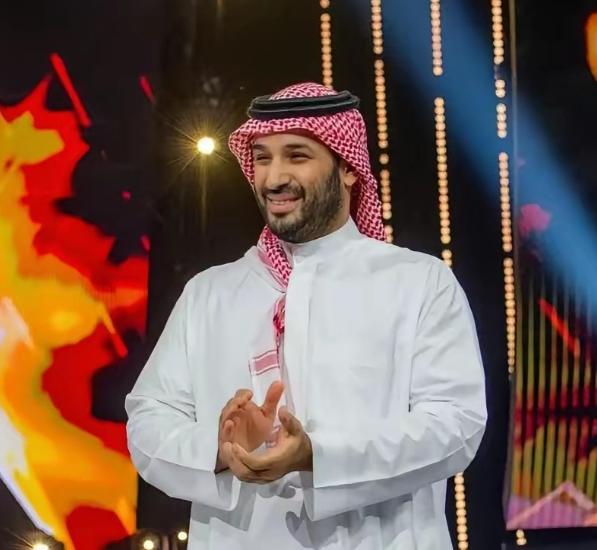 沙特这波操作太精明了！ 25艘超大型油轮突然集体改道，连霍尔木兹海峡都不进了