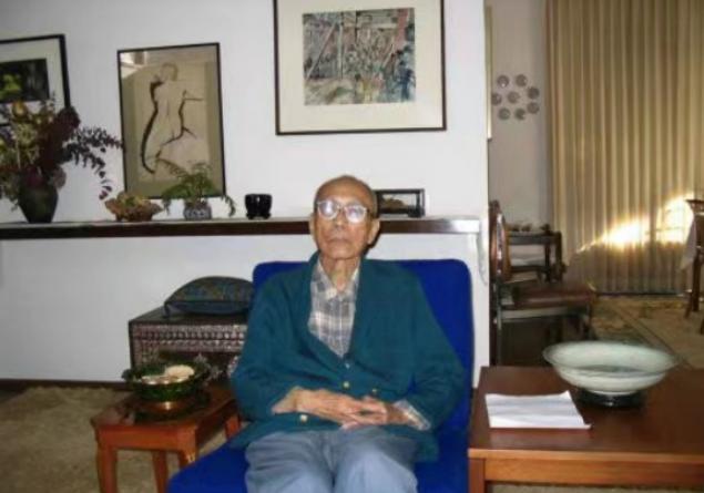 1940年，华罗庚在西南联大讲课，台下23岁的钟开莱皱起了眉。第二天，他把10页