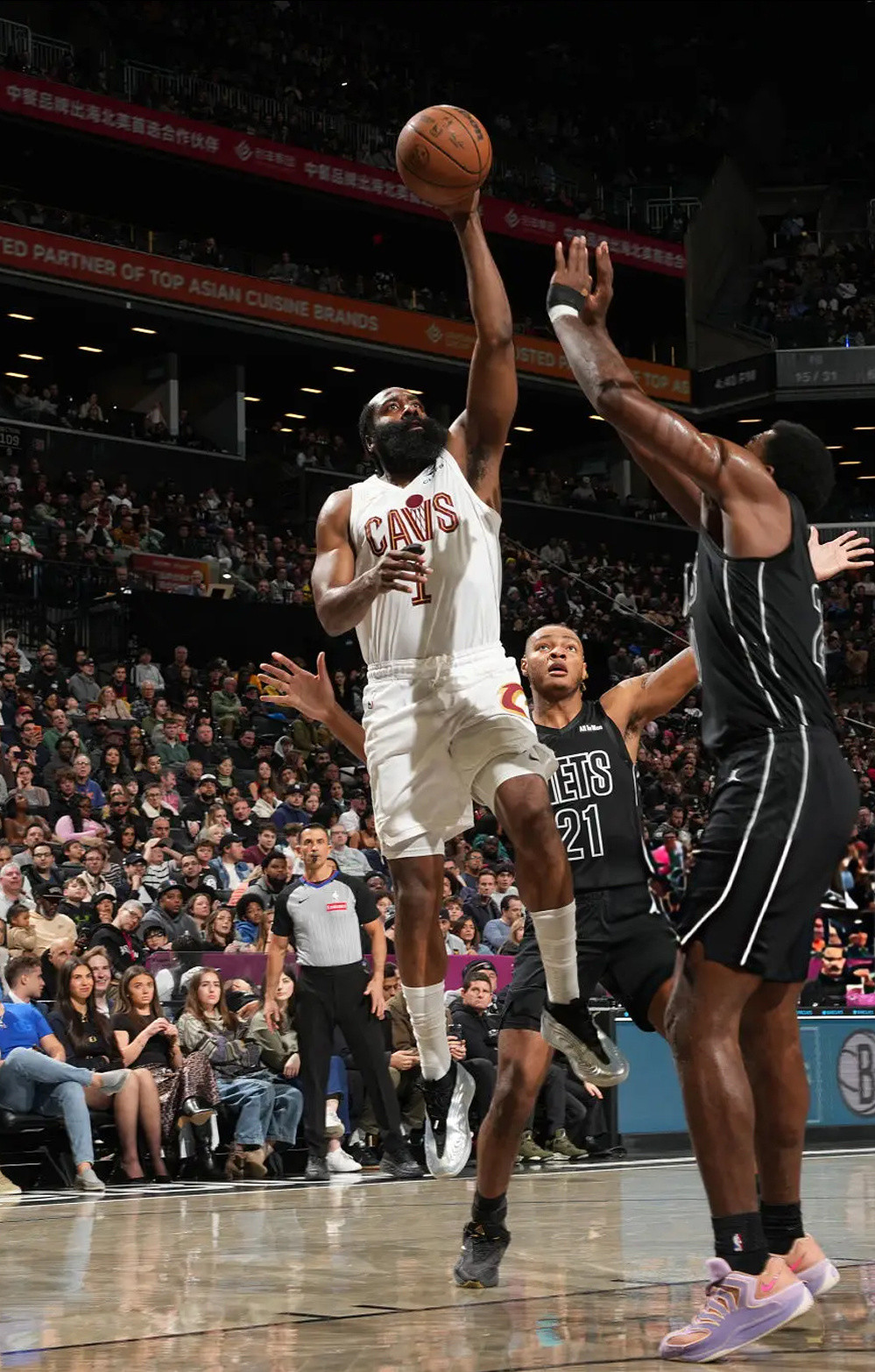 詹姆斯·哈登·adidasHardenVol.10登场36分钟9投5