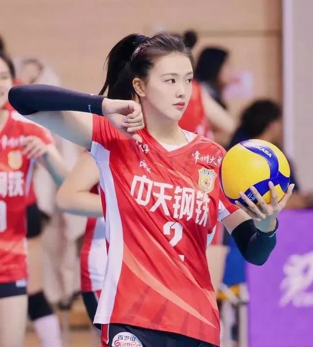 中国女排称得上“老当益壮”的7位球员：1.第一位：张常宁，29岁