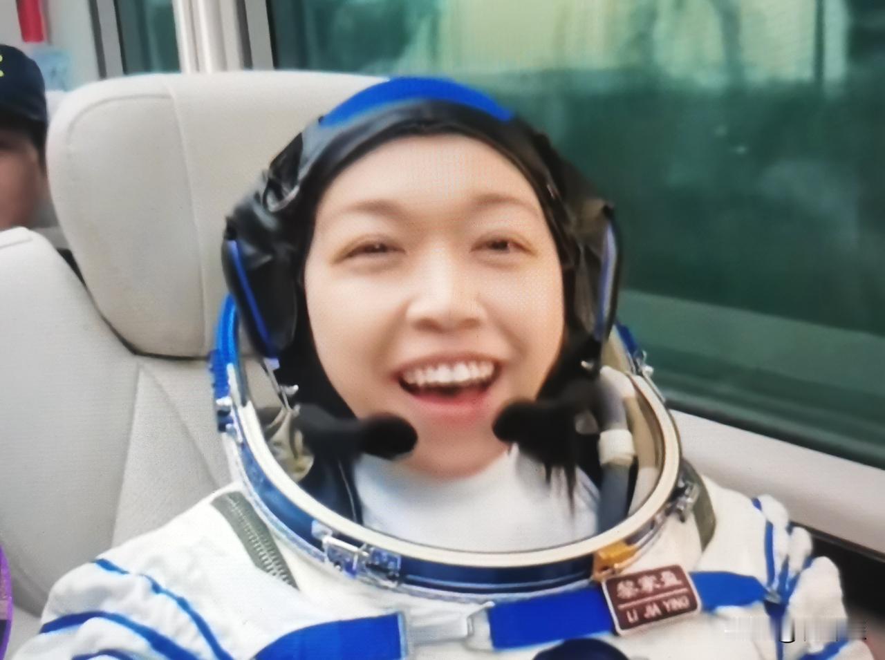 为什么是她？她在众多航天员中脱颖而出，登上了神舟23号飞天了。为什么会