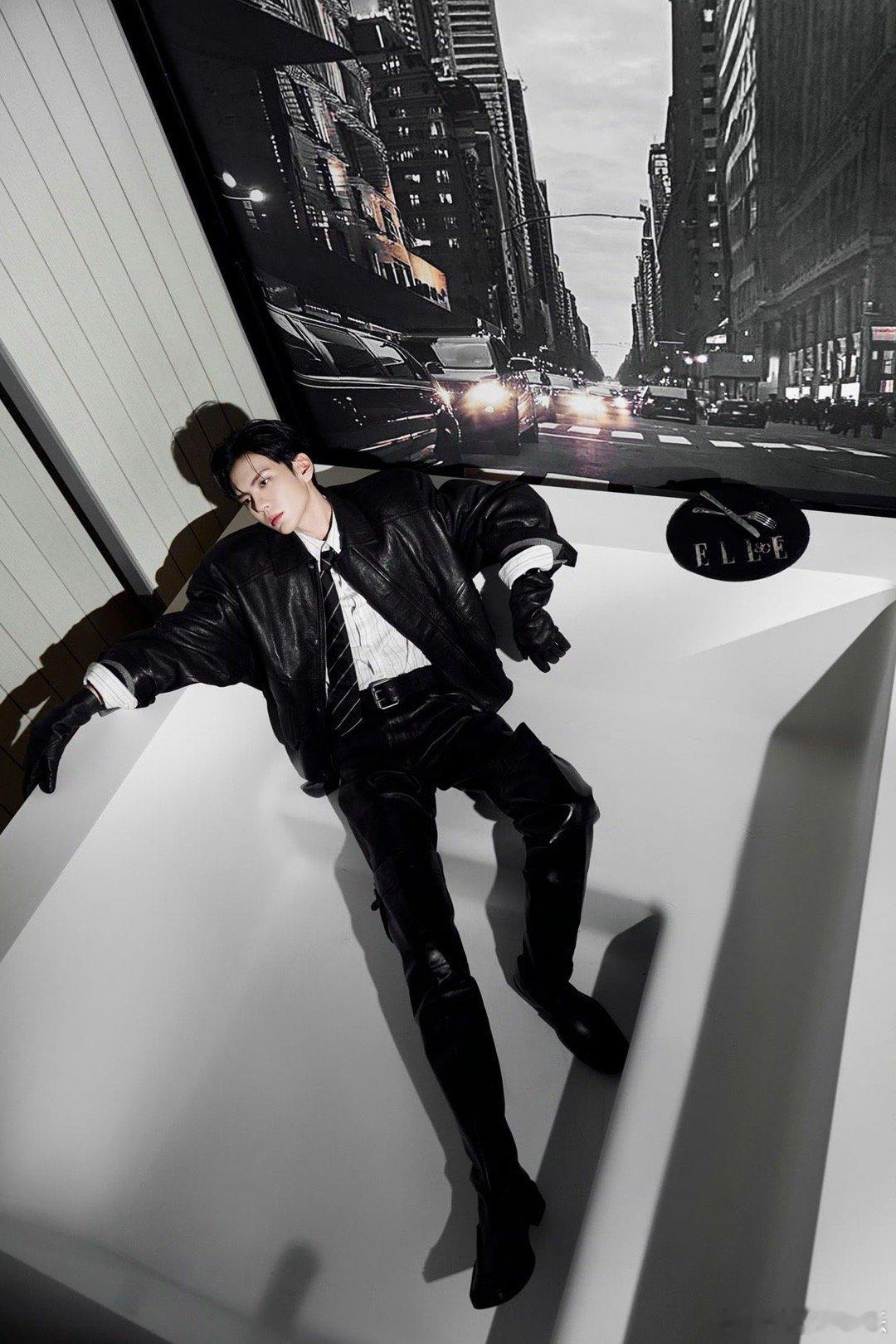 毕雯珺ELLE盛典出图毕雯珺的腿比我人生都长毕雯珺这造型太绝了！男模身高撑得起