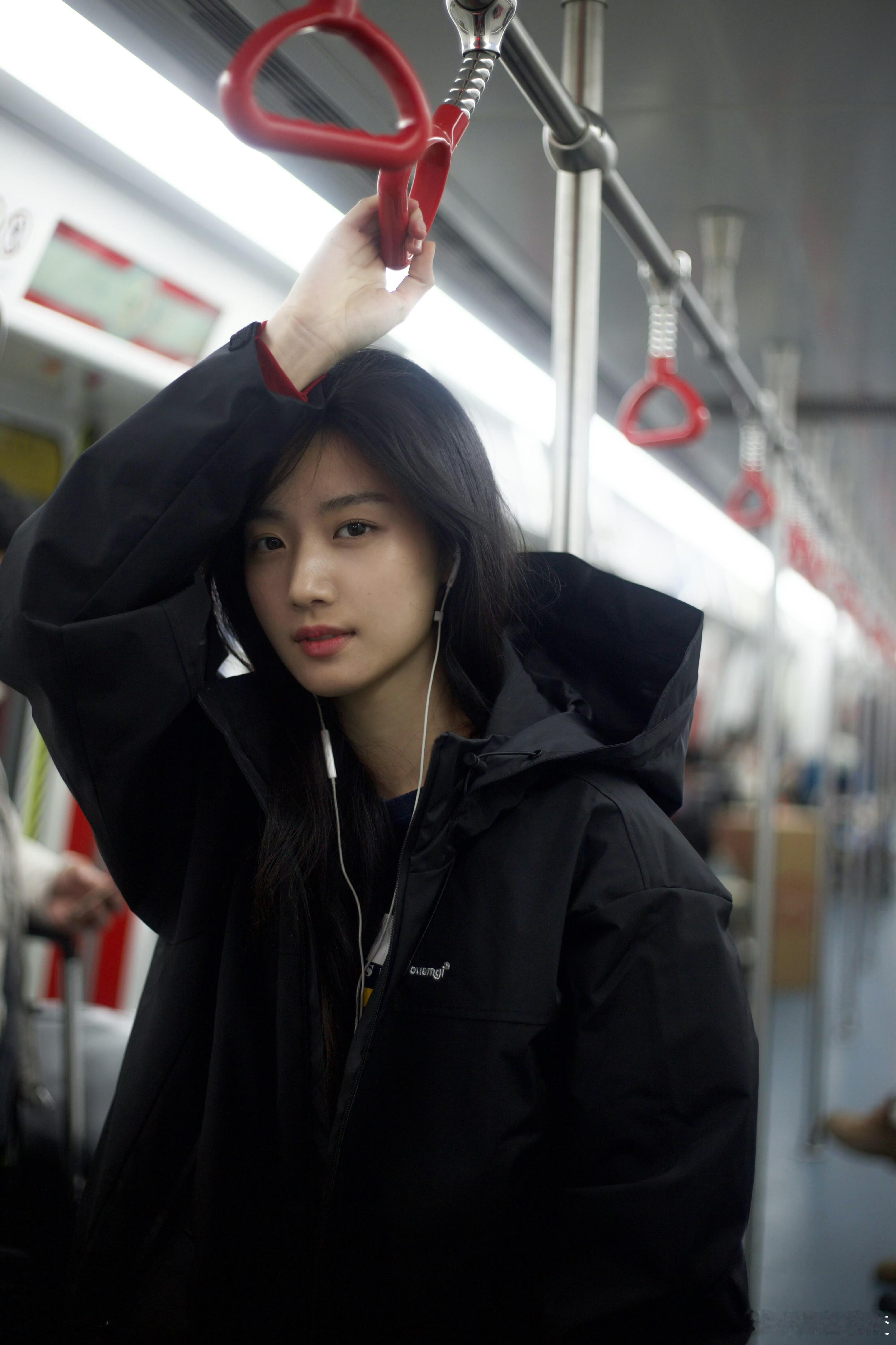 卢昱晓那趟伦敦开往柏林的地铁🍂｜卢昱晓考古噜噜晓真的要被美晕了卢昱