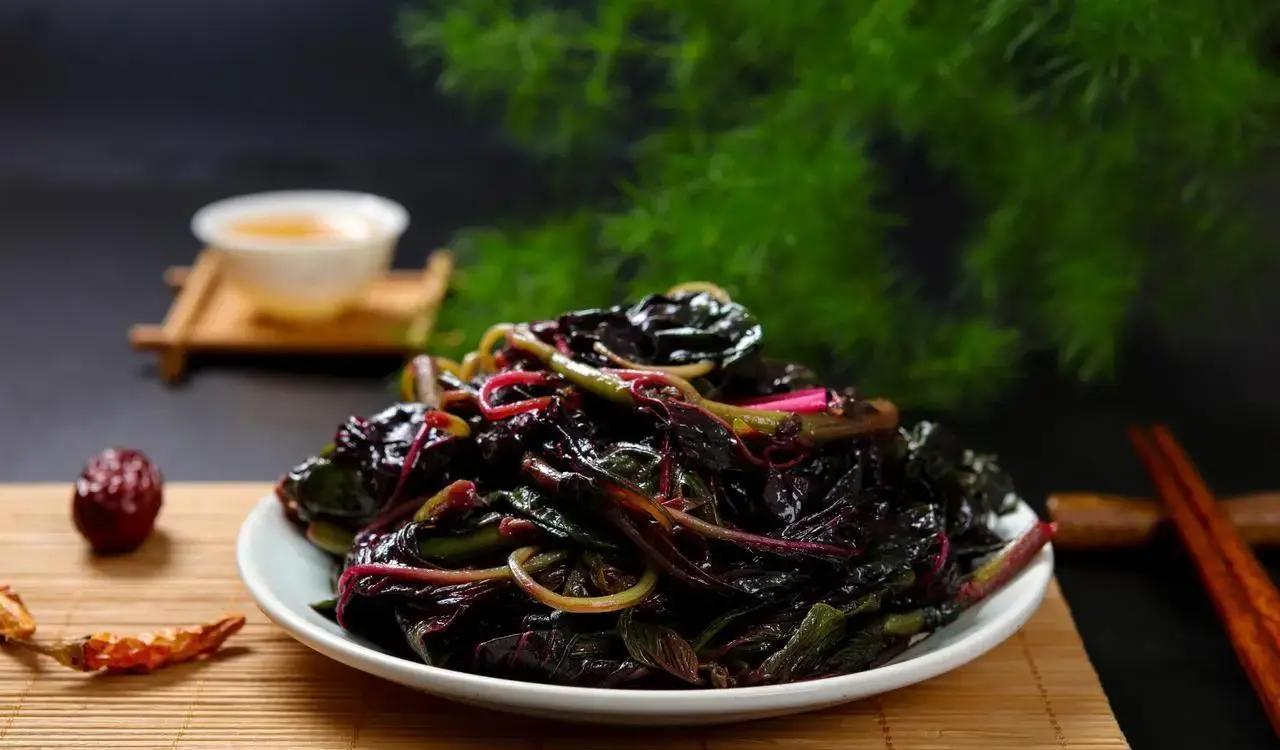 清明前后这十天，阳台角落撒下种子，就能收获夏天自家菜园的惊喜。土壤温度刚好回