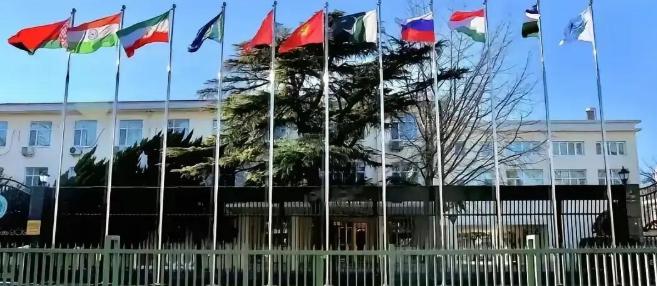 只要伊朗能扛住，事态就会朝有利于伊朗的方向发展：一，上合组织秘书长在北京会见了