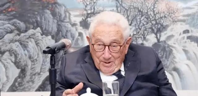 万万没想到，基辛格竟然预言俄乌最先耗干的不是俄乌美，而是一个意想不到的国家？