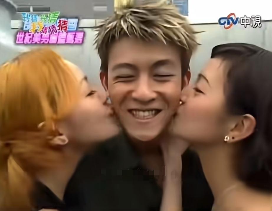 不得不承认，小S当年主持综艺的时候，真的又疯又敢，表现力和感染力都超强。为了节目