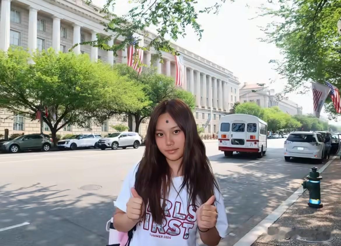 7月30日，甜馨分享夏令营舞台合照所以今年去的夏令营是演技培训么？如果甜馨未来