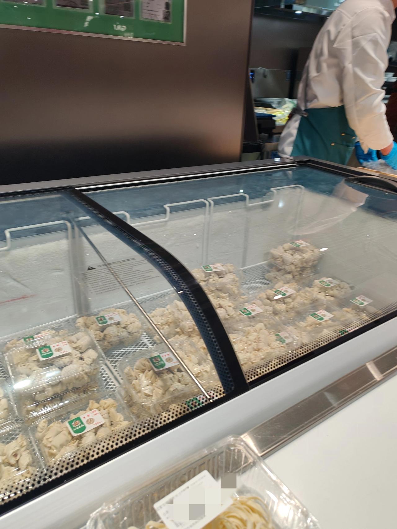 这种新模式解决大问题1月13日，这是我在西安一家大型商超拍摄到的几张图片，新经