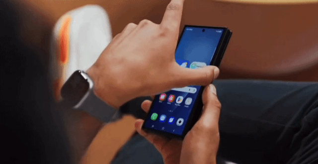 三星的三折叠也来了，三星ZTriFold发布：—6.5英寸外屏+10英寸内屏—