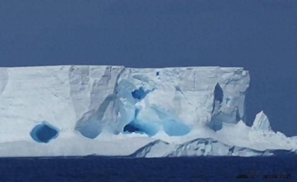 1月25日，据央视新闻直播间报道，世界上最大的冰川消融，可能是对地球发出的最强烈