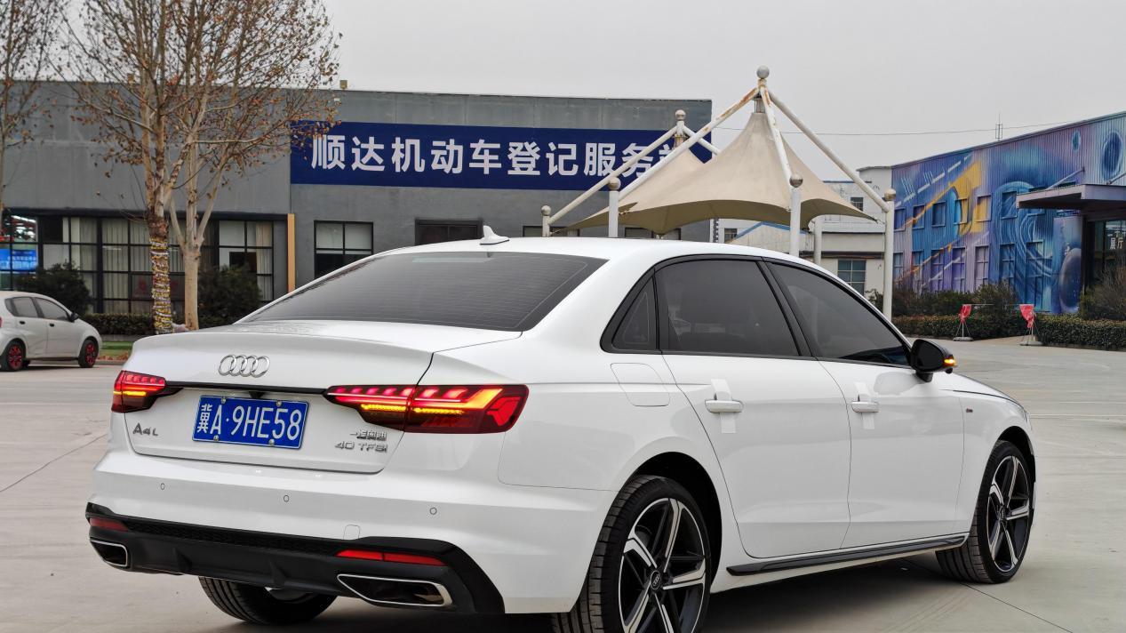 准新奥迪A4L,2024款一手车,豪华动感,不到24万即可拥有!