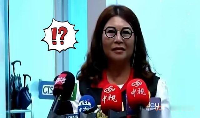 终于，国民党内部有人把桌子给掀了。当着所有人的面，直接点名韩国瑜：你带个团，乐呵