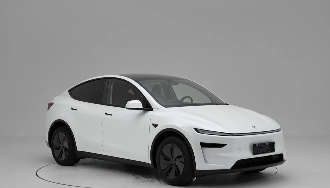 特斯拉ModelY+车型完成工信部申报。申报信息显示，该车车身长宽高47