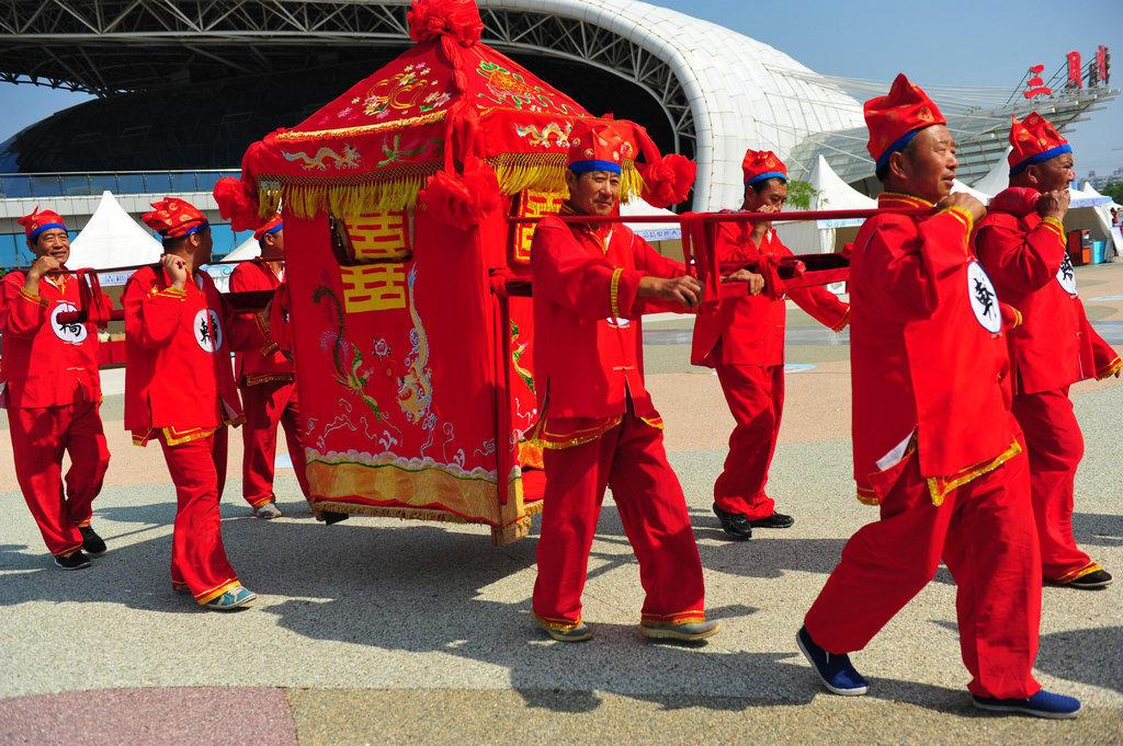 看图说话给图一出个谜，在你看来你认为形象不形象，直接讲对与错远看一座庙