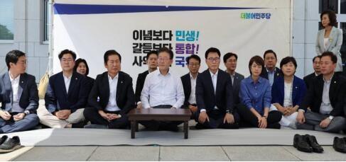 李在明手段果然狠辣，当着5000万韩国人的面，宣告尹锡悦最终结局2月19日，