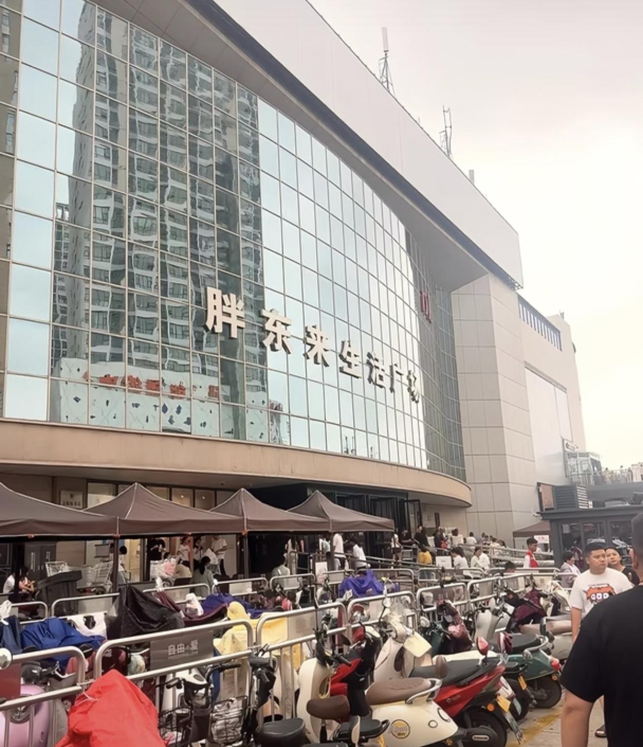胖东来一则小事：少一个馒头，看见最珍贵的善良！记:许昌胖东来一件暖心的