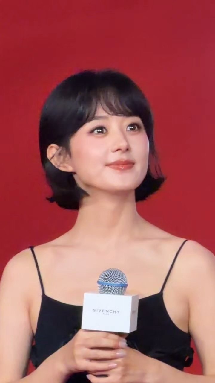 赵丽颖今天亮相纪梵希活动，生图好美丽赵丽颖休息的状态
