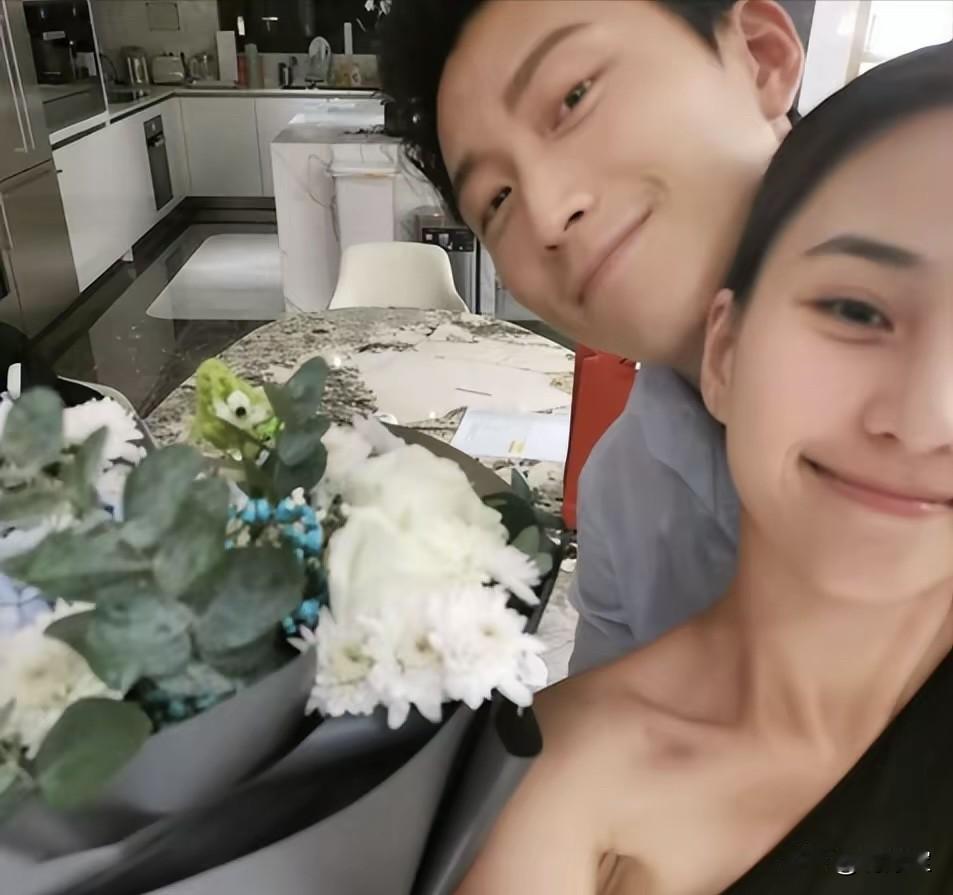 “一个保姆上位，能有什么见识”想不到何超莲和窦骁闹离婚第一个挨骂的竟然是赌王